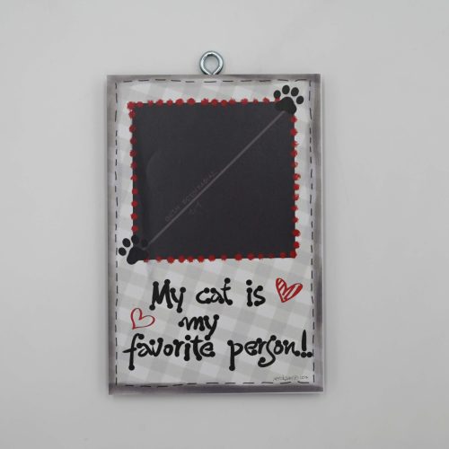 "My cat is my favorite person"-Πρόσθεσε φωτογραφία